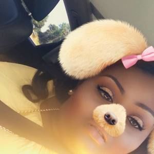 Meet your Posher, Joylena